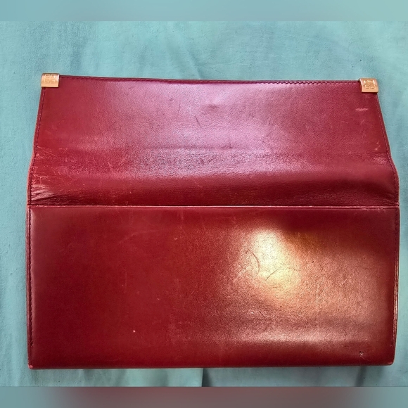 Elegant Burgundy Givenchy Leather Clutch - Picture 4 of 7